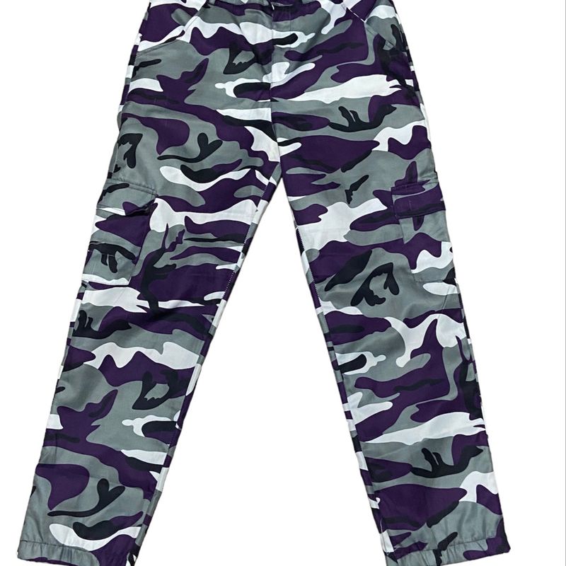 Calça camuflada sale roxa