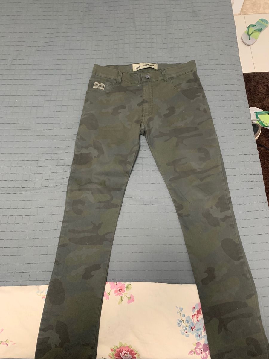 Calça skate hot sale camuflada