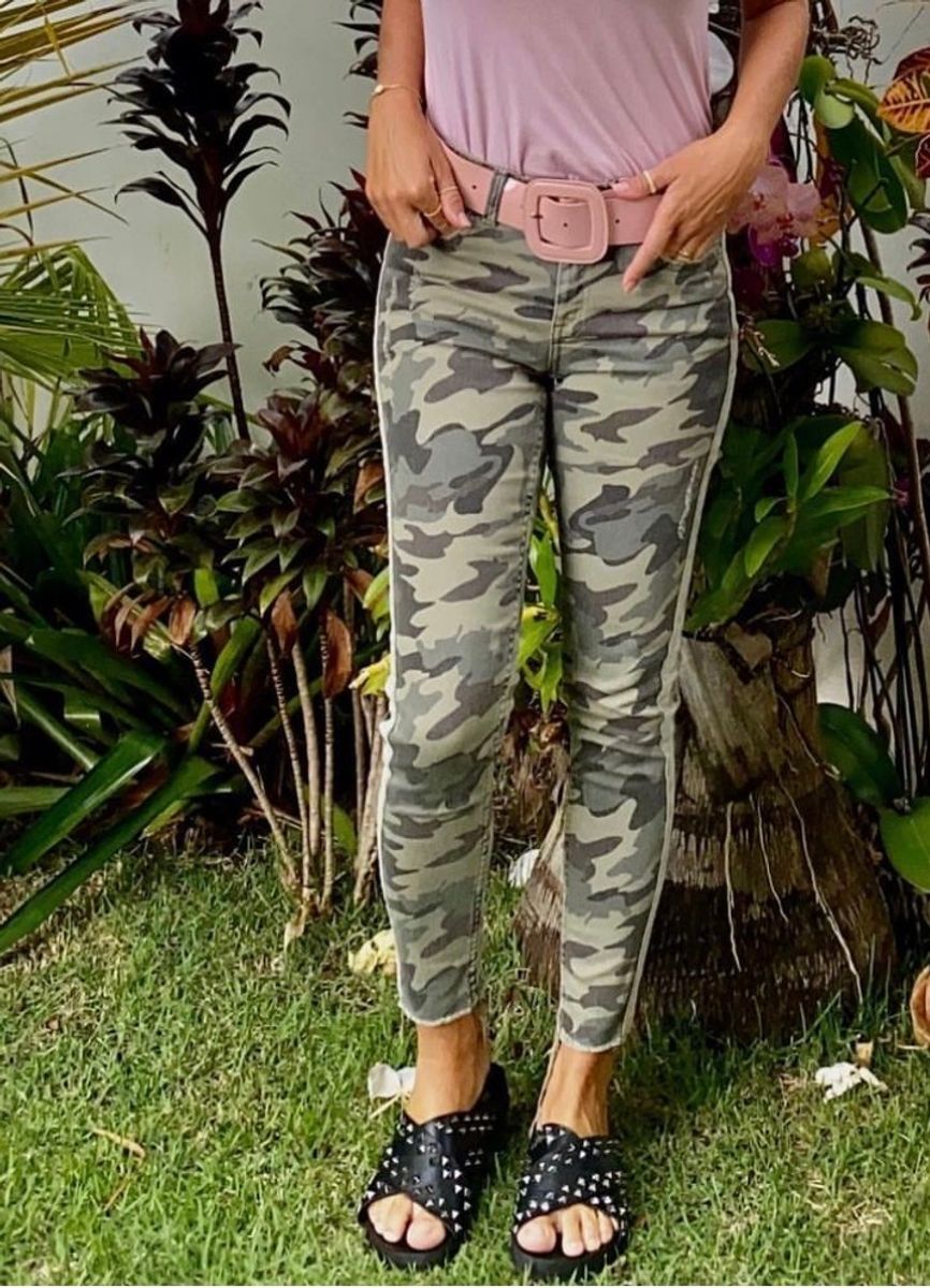 Calça hot sale camuflada skinny