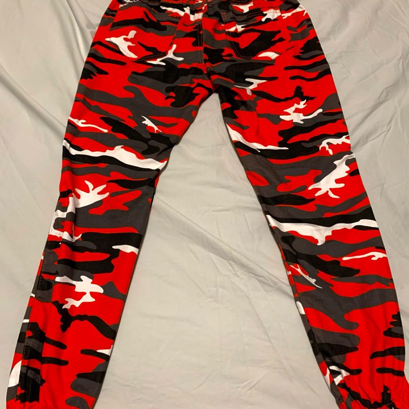 Calça camuflada hot sale vermelha masculina