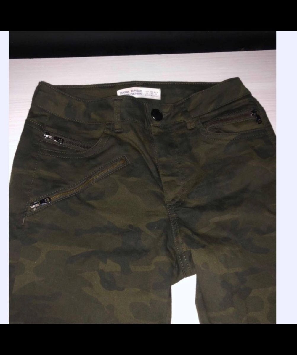 calça camuflada zara