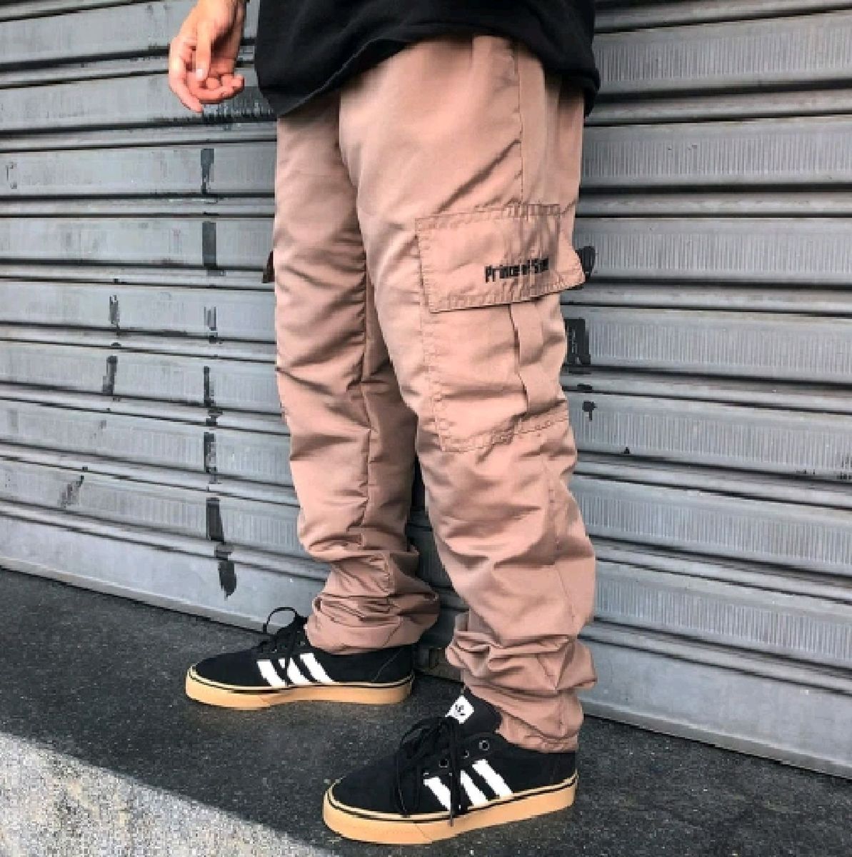 calça cargo marrom