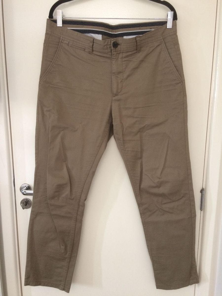 calça chino caqui