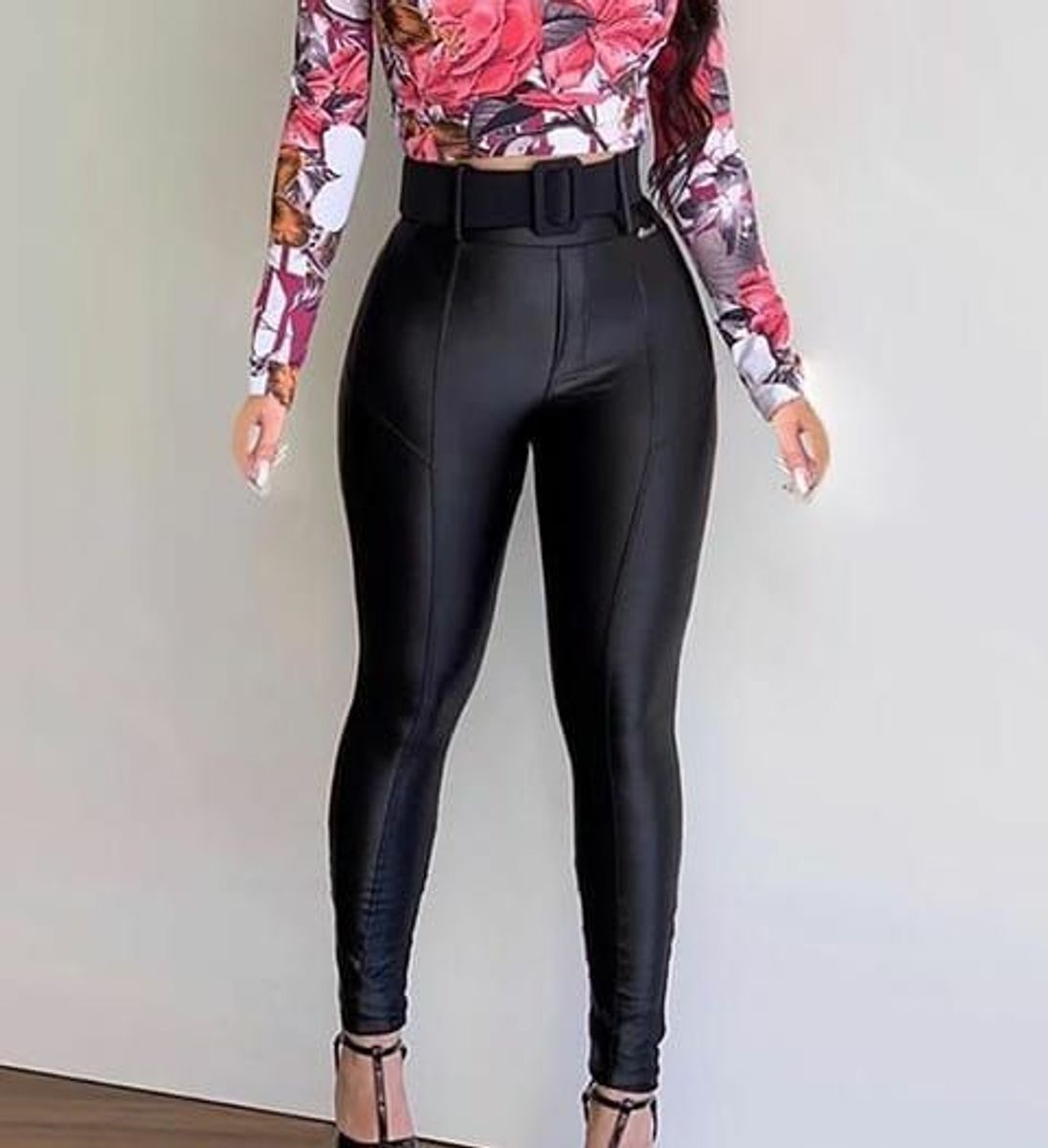 calça preta feminina cirre