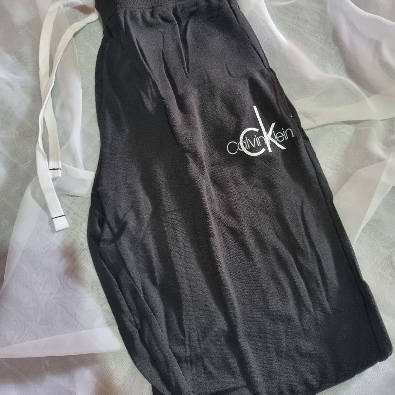 Calça Ck Calvin Klein Moletom Levinho Preto Feminino Jogger