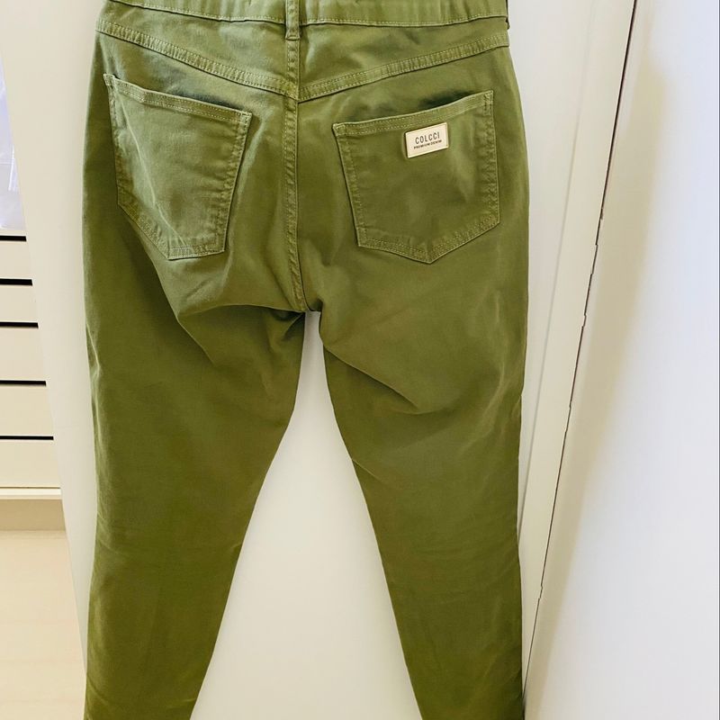Calca colcci verde militar 2025