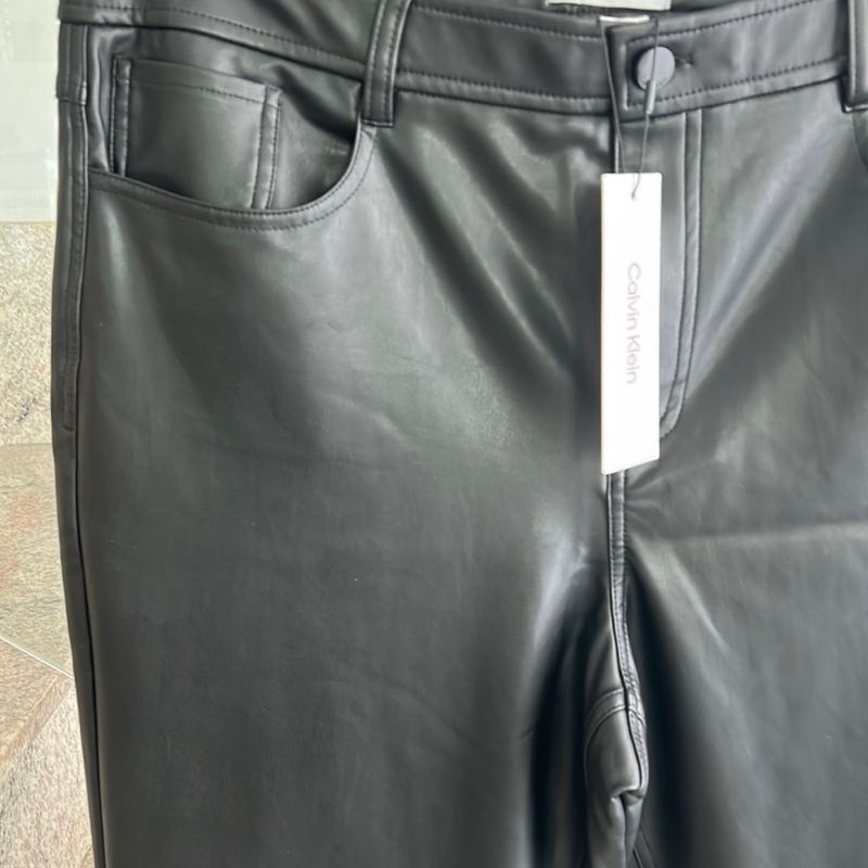 Calça couro hot sale calvin klein