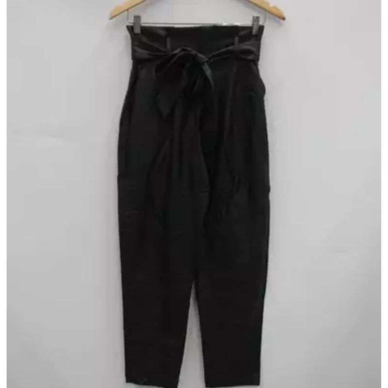 Calça Couro Ecológico Preta Clochard Laço de Amarrar Cintura Alta