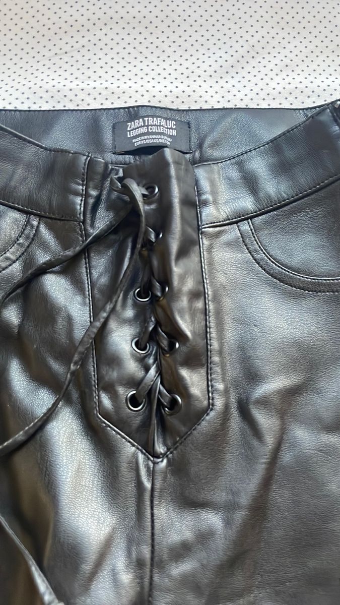 Calça couro 2024 fake zara