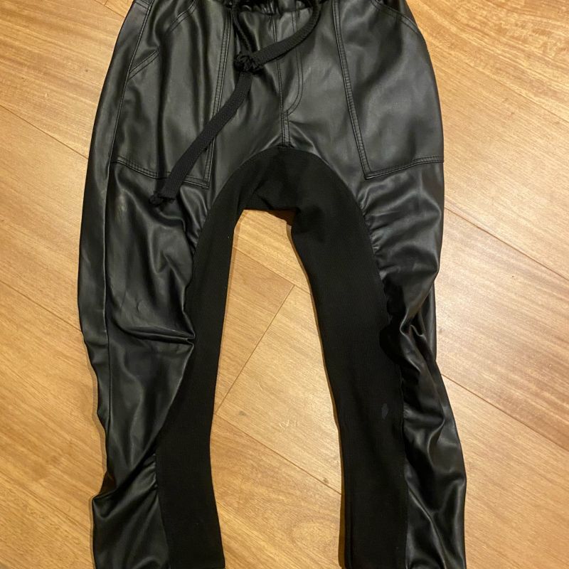 Calça de discount couro john john