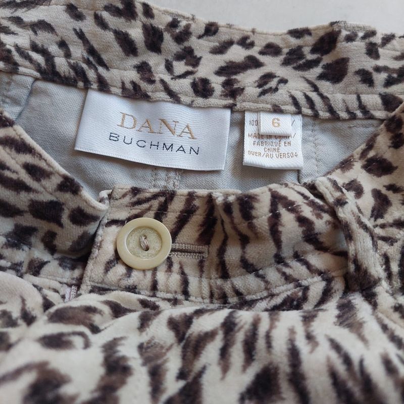 Camisa Bege Animal Print Dana Buchman, Camisa Feminina Dana-Buchman Usado  83849700