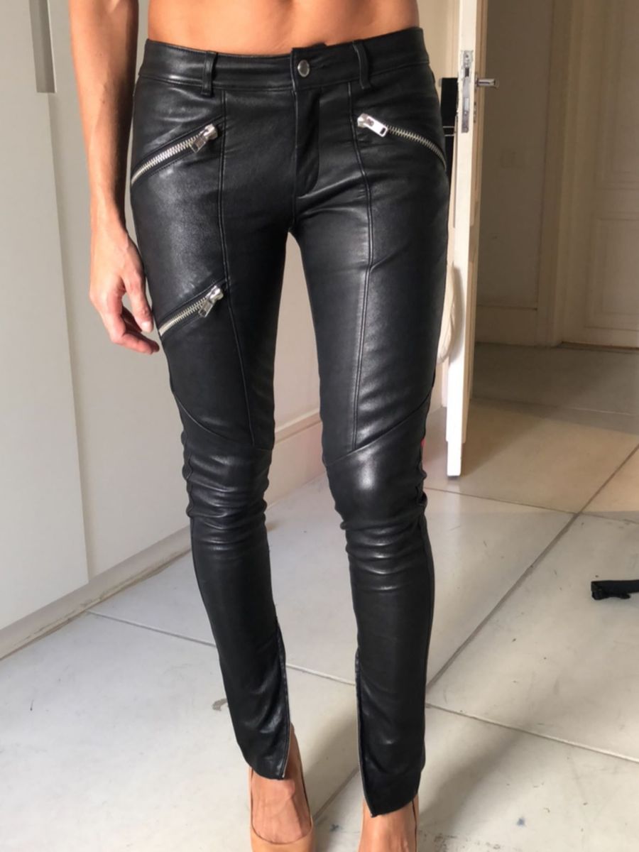 calça de couro com stretch