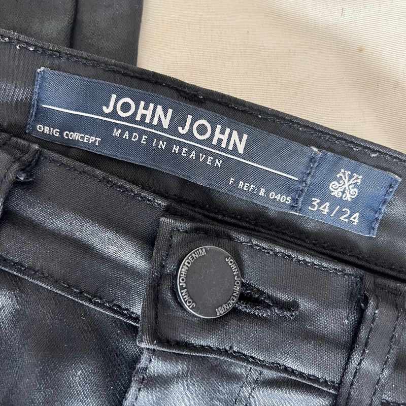 Calça de discount couro john john