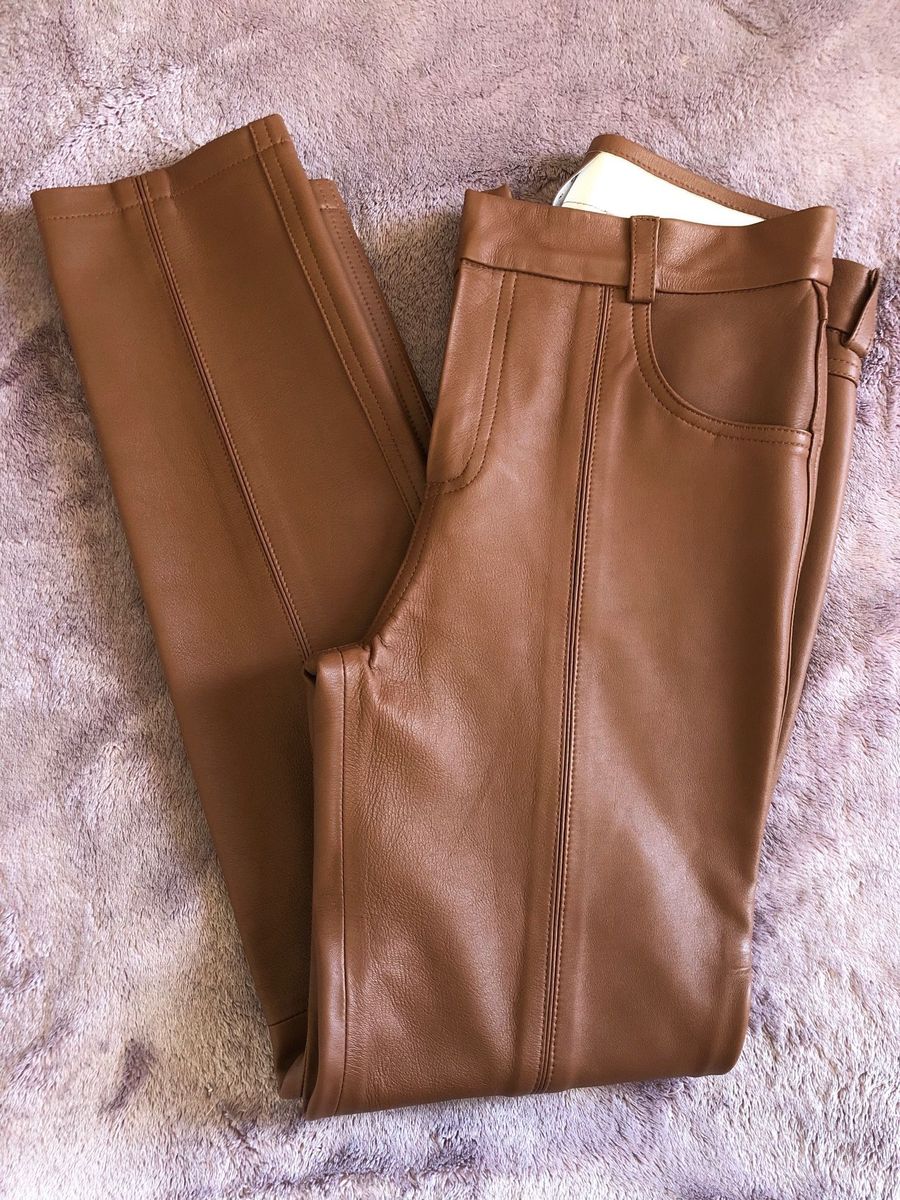 calça de couro marrom feminina