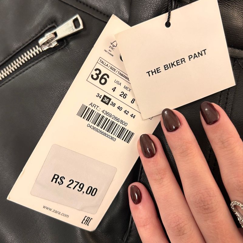 Preços baixos em Couro Sintético Zara Calça Tamanho Regular para mulheres