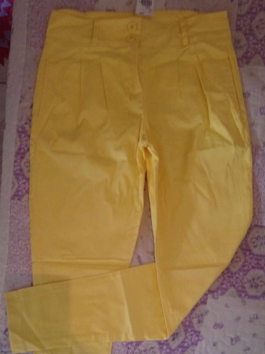 calça de linho amarela