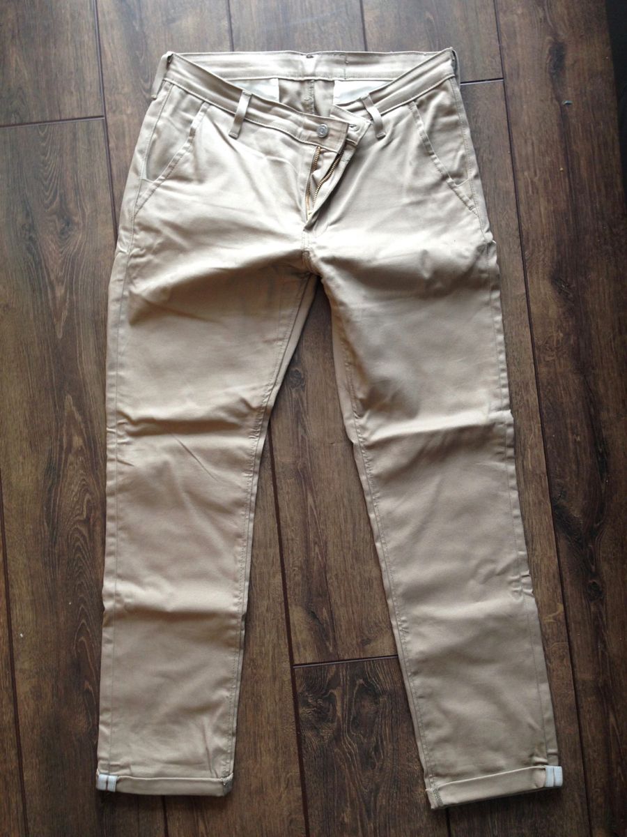 calça de sarja levis