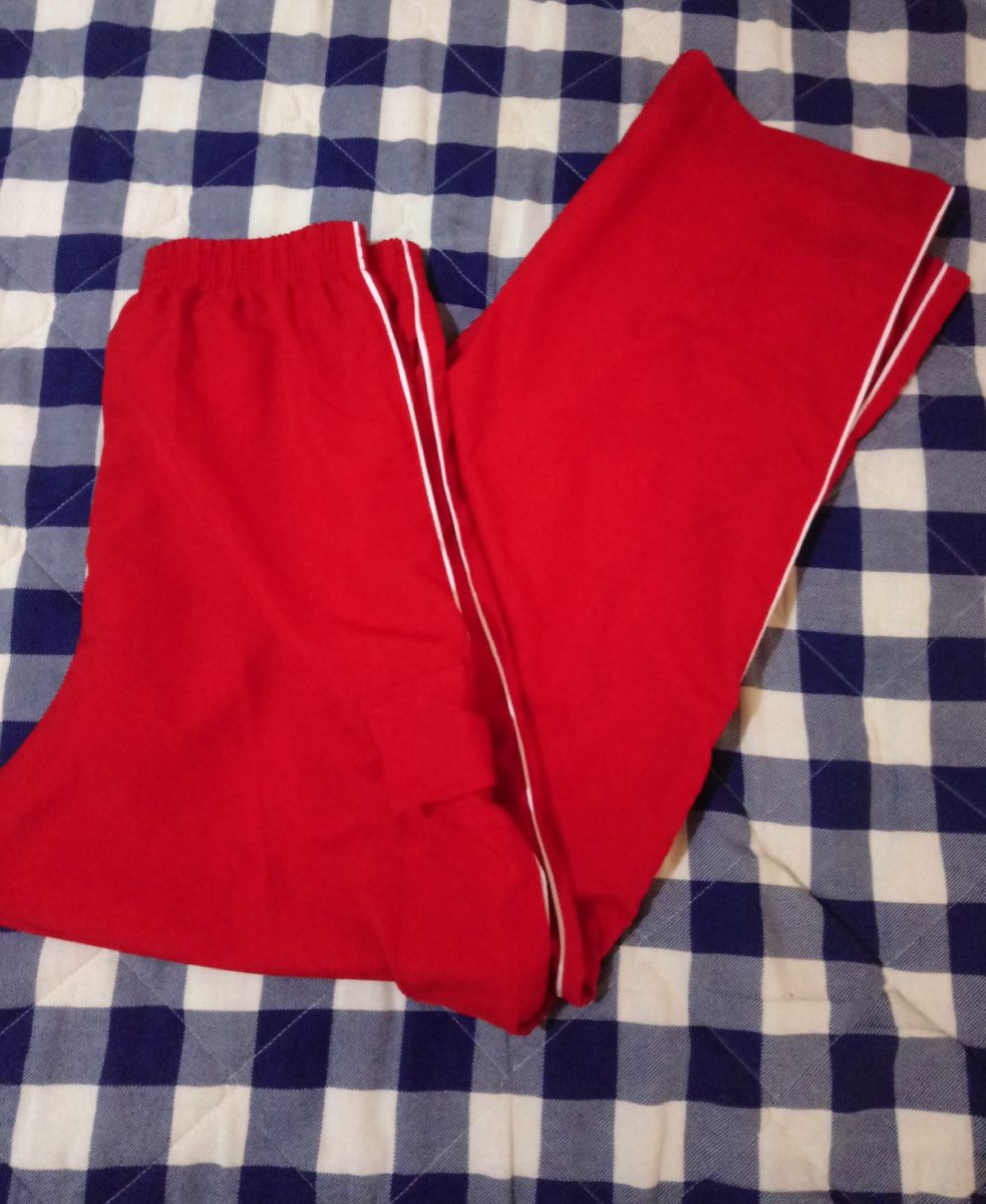 calça tactel vermelha