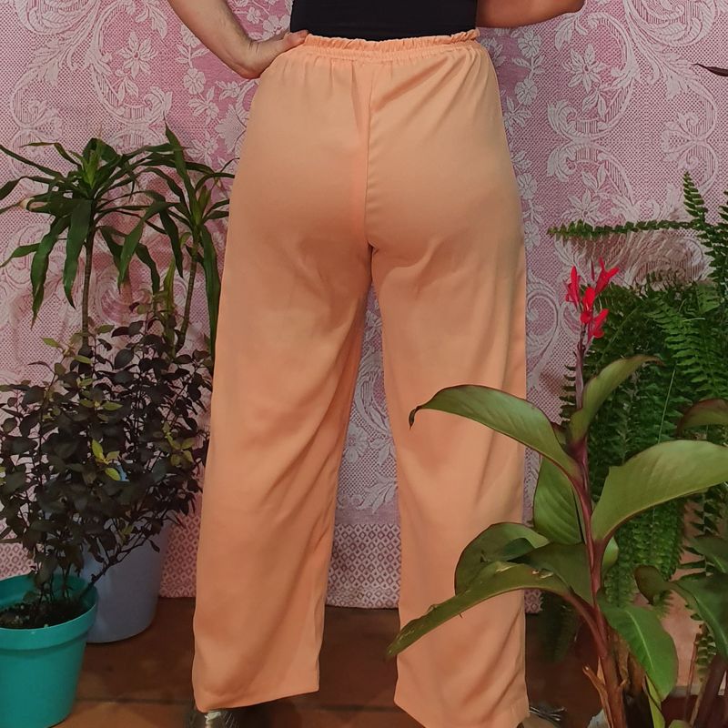 Calça Feminina Vintage com Cintura Elástica e Bordado