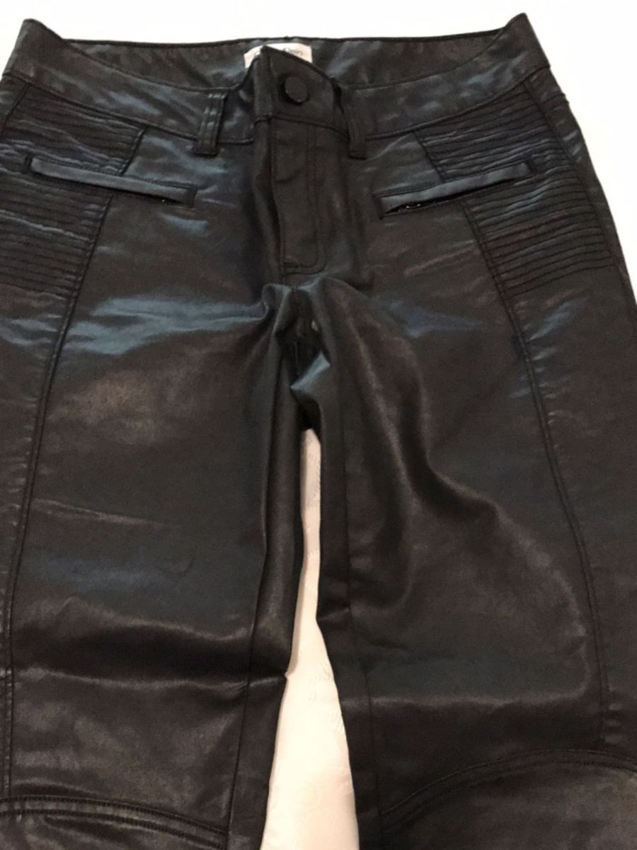 calça couro calvin klein