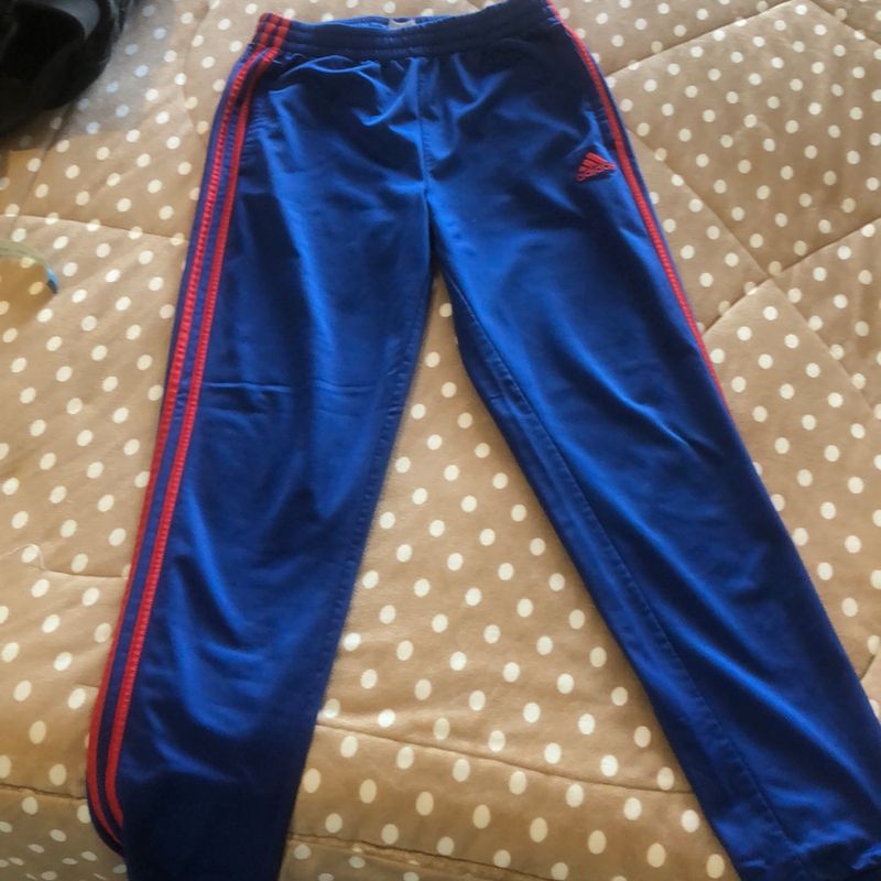 Calça da adidas store com elástico embaixo