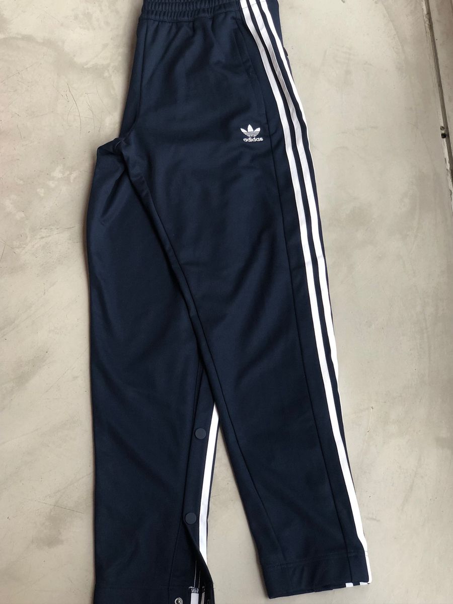 calça adidas botões laterais feminina