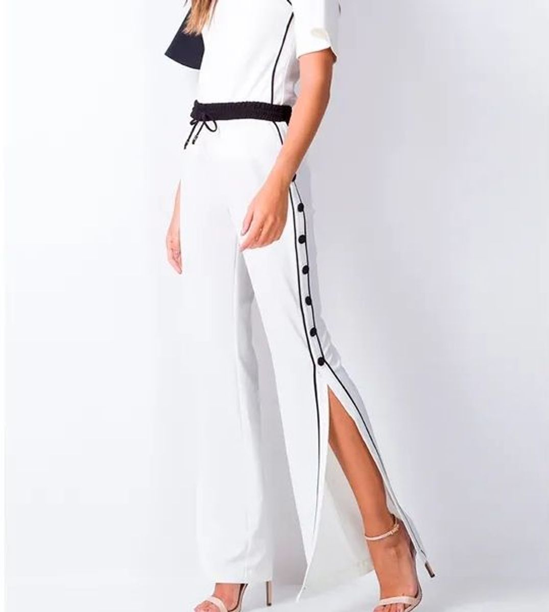 calça jogger lança perfume