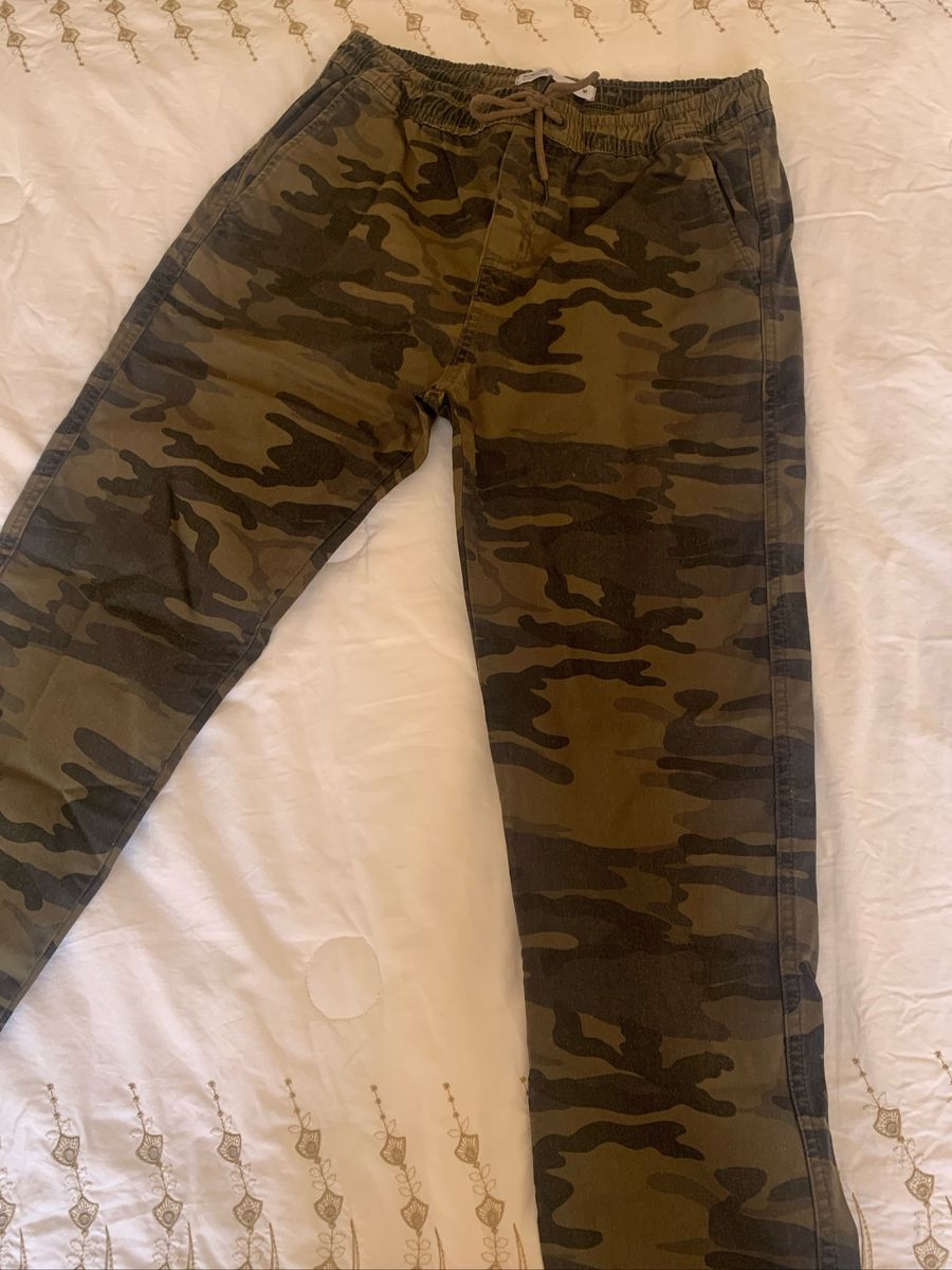 calça camuflada feminina renner