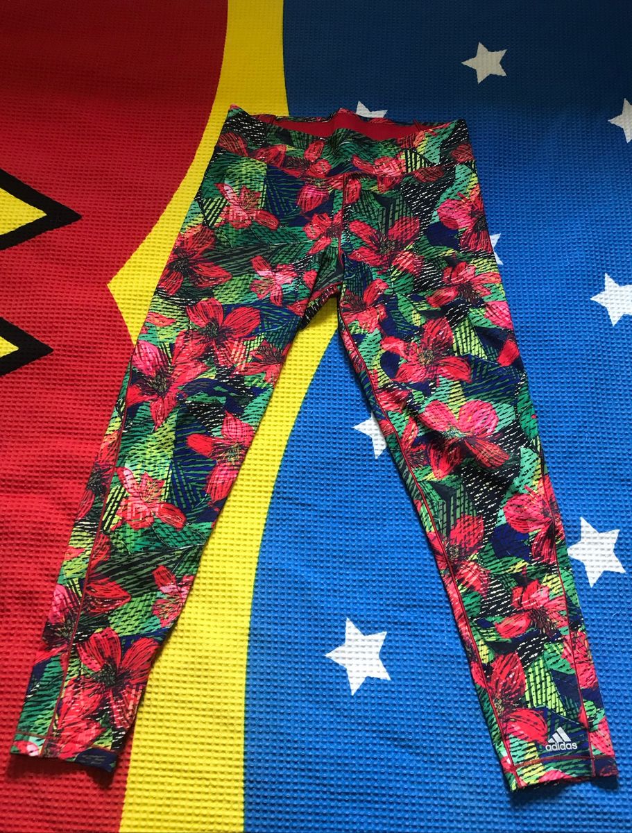 calça adidas estampada