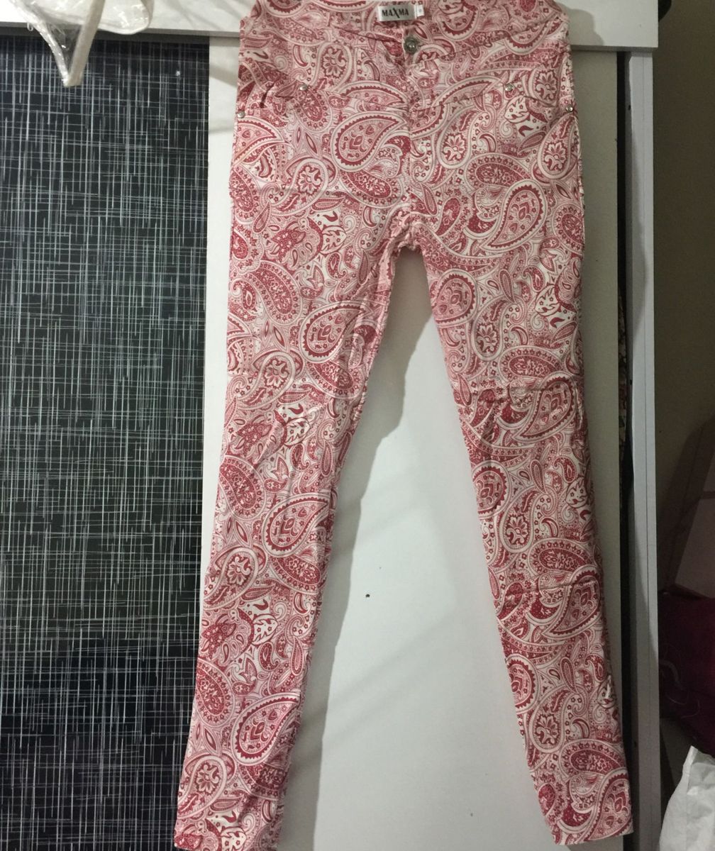 calça de tecido mole estampada