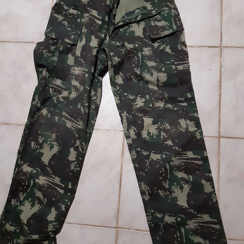 Calca best sale estilo militar