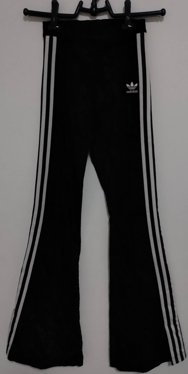 calca flare adidas