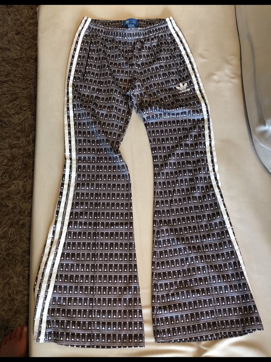 calça flare adidas