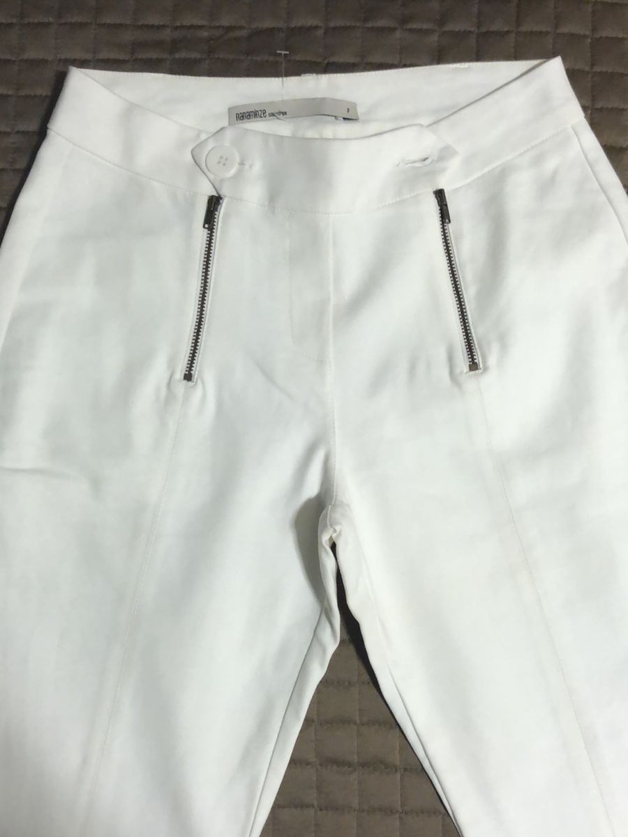 calça flare branca alfaiataria