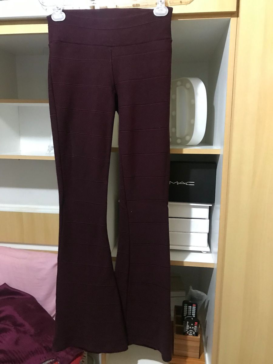 calça flare bandagem vinho