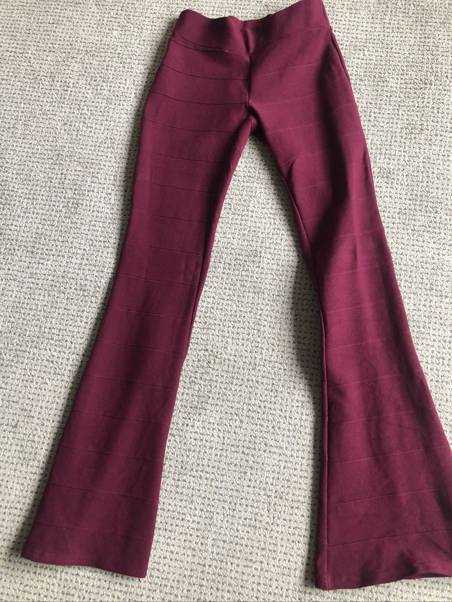 calça flare bordo