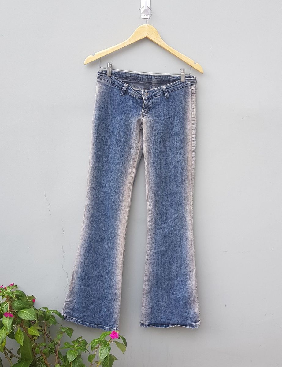 calça flare cintura baixa