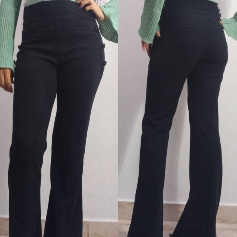 Calça Flare com Botões Forrados Calça Feminina Insp Nunca Usado