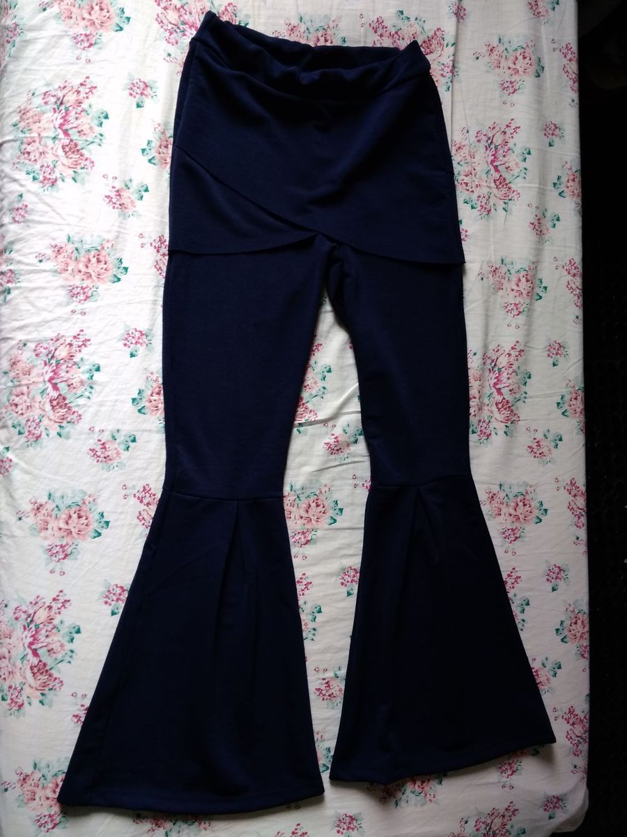 calça flare com saia