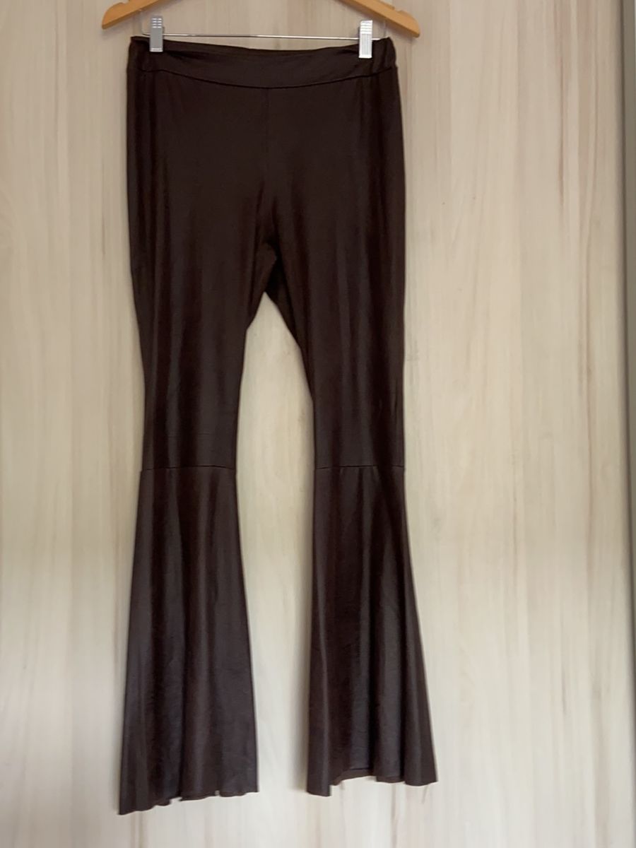 calça napa flare