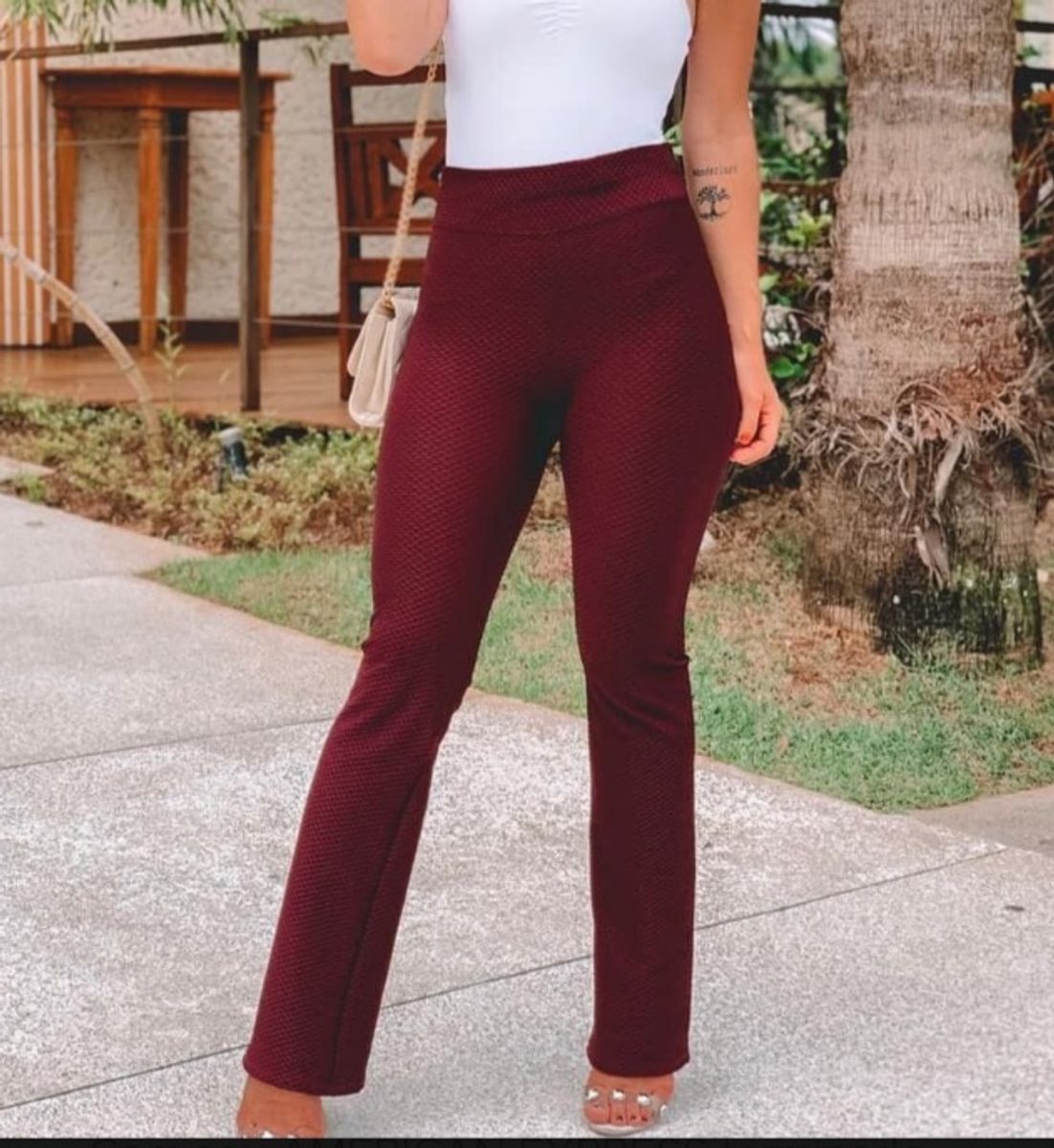 calca flare bordo