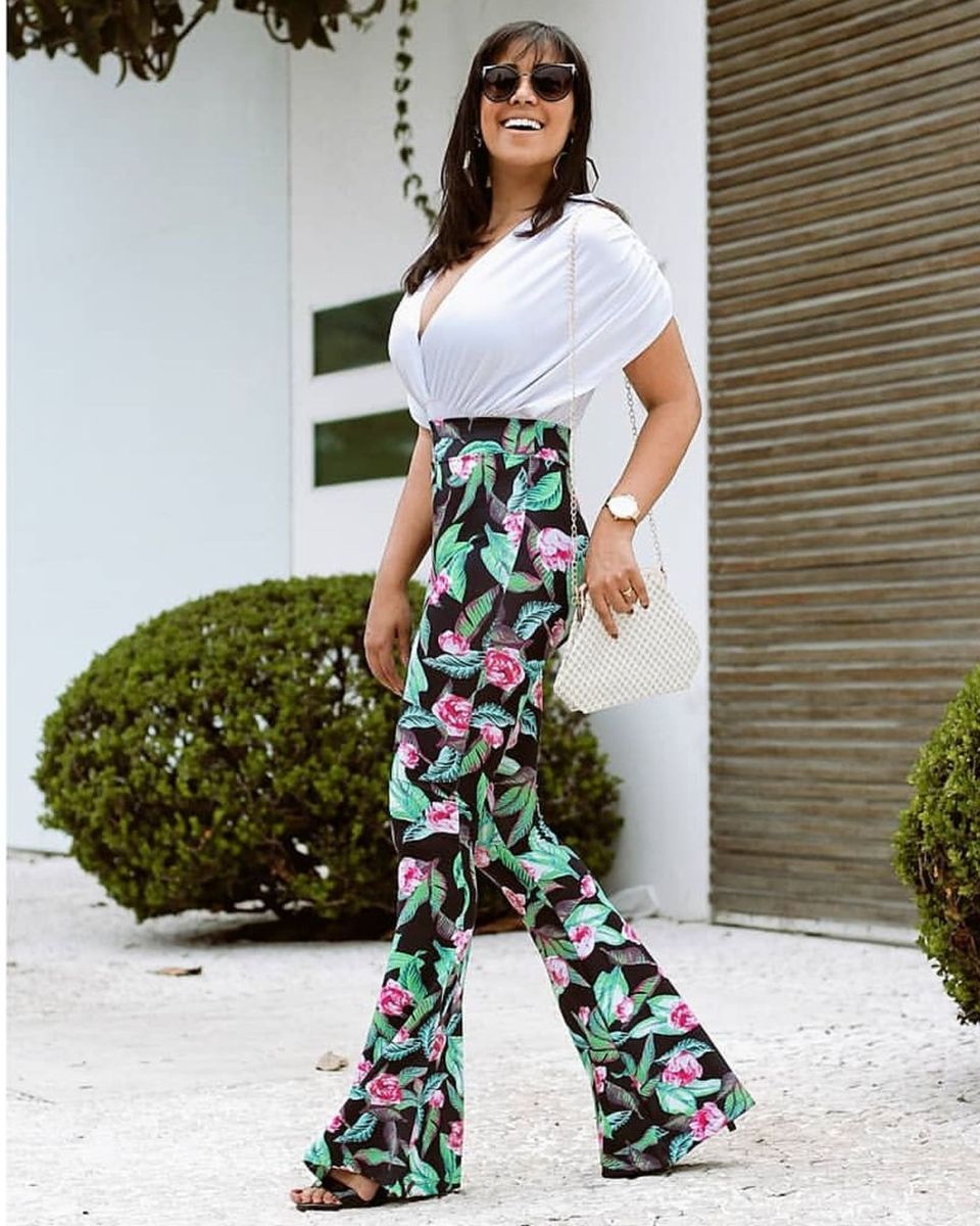 calça flare estampada floral