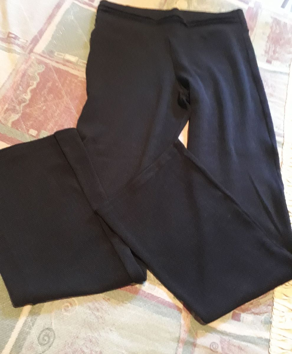 calça flare preta elastano