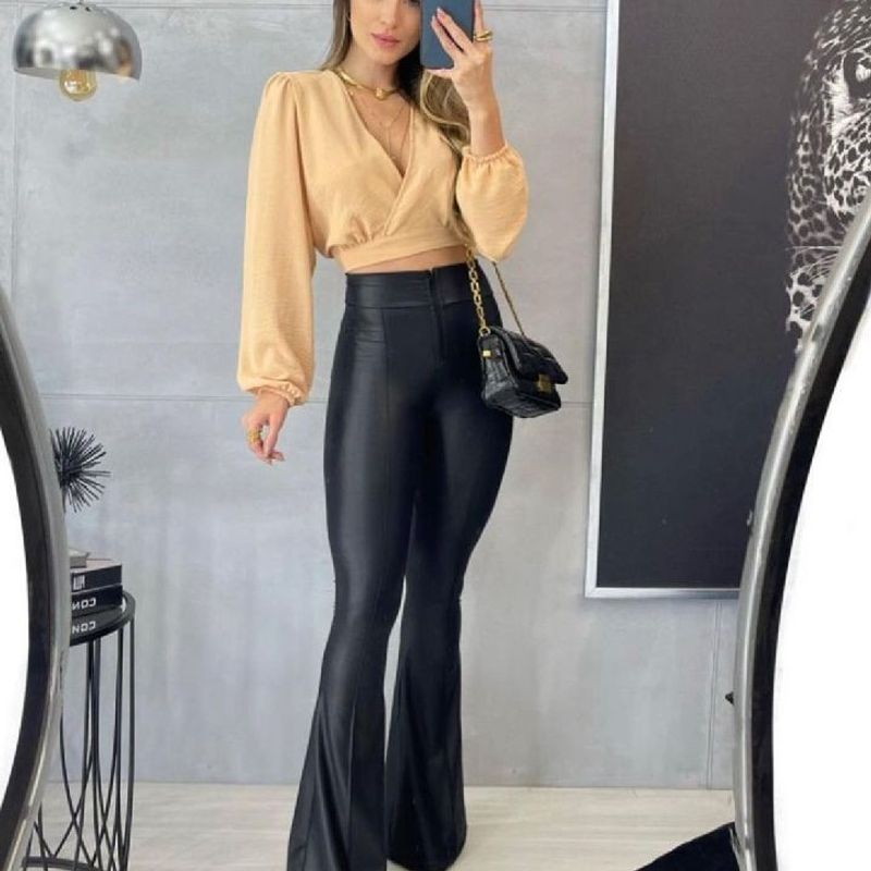 Calça Flare Preta, Tecido Platinado Brilho Belahô Nunca Usado