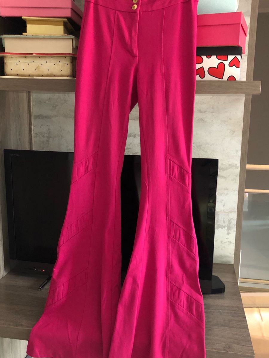 calça flare rosa pink
