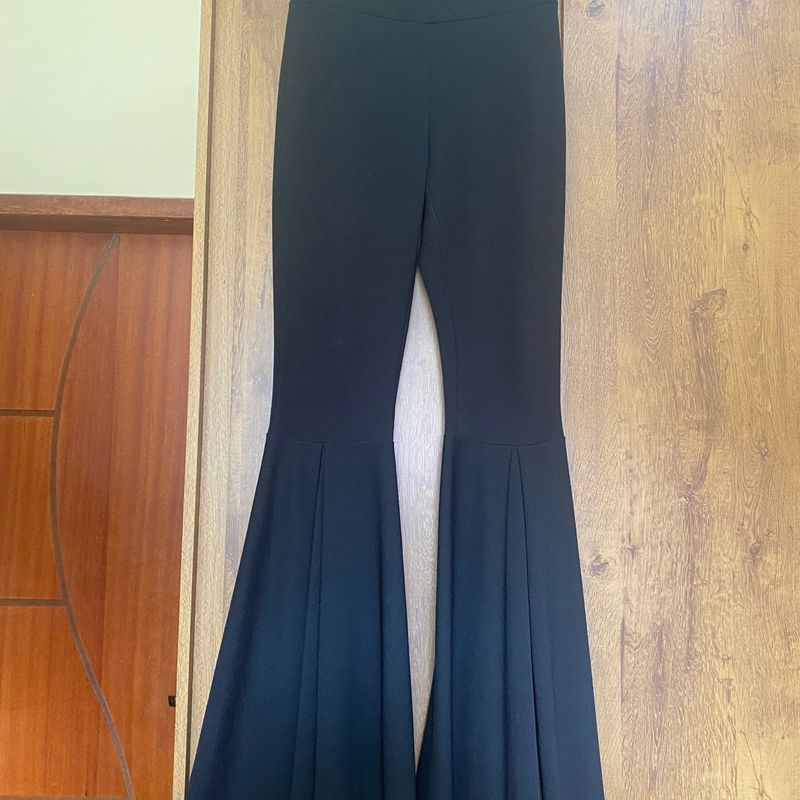 Calça flare hot sale tecido grosso