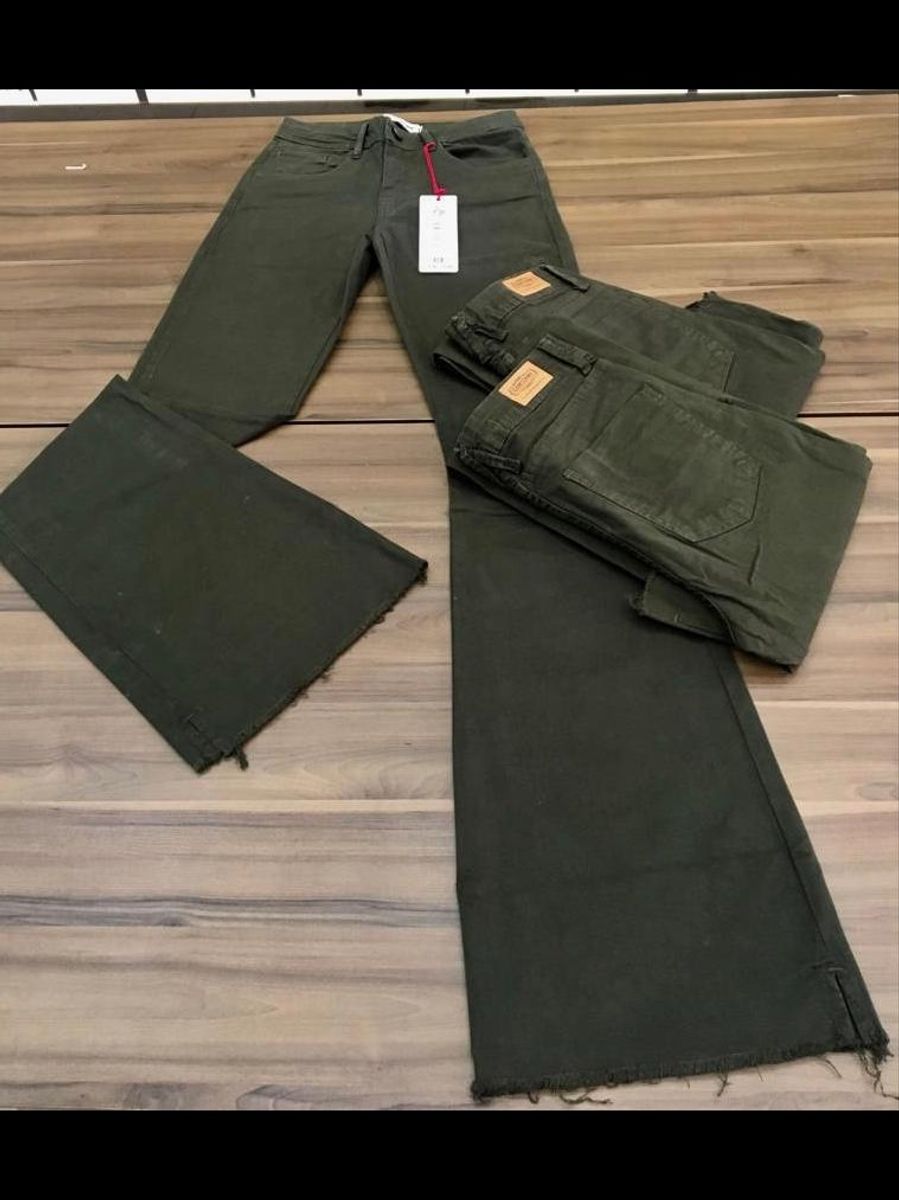 calça flare verde militar