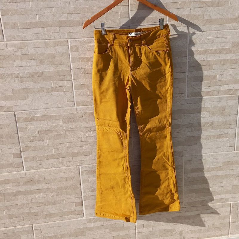 Calça Hering Jeans Flare Petit Na Cor Mostarda Hering Usado