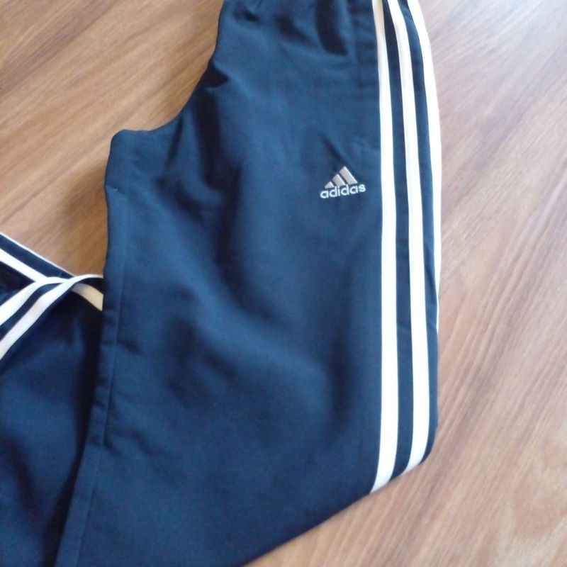 Calça da adidas store com elástico embaixo