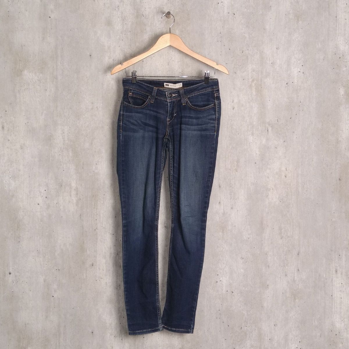calça jeans azul estonada levis - calças levis